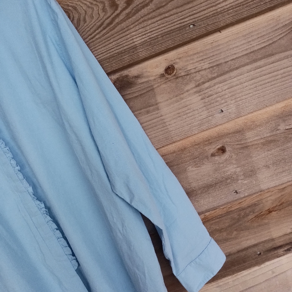 🆕 Crown & Ivy Poplin Ruffle Button Down Top - Picture 3 of 11